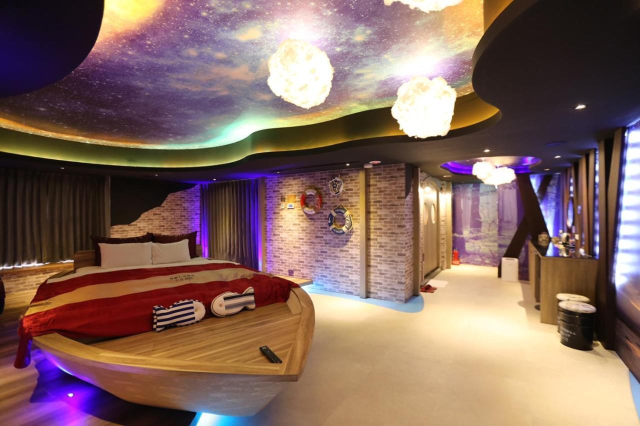 Yosemite Motel - Taiyuan Branch Taichung Exterior photo