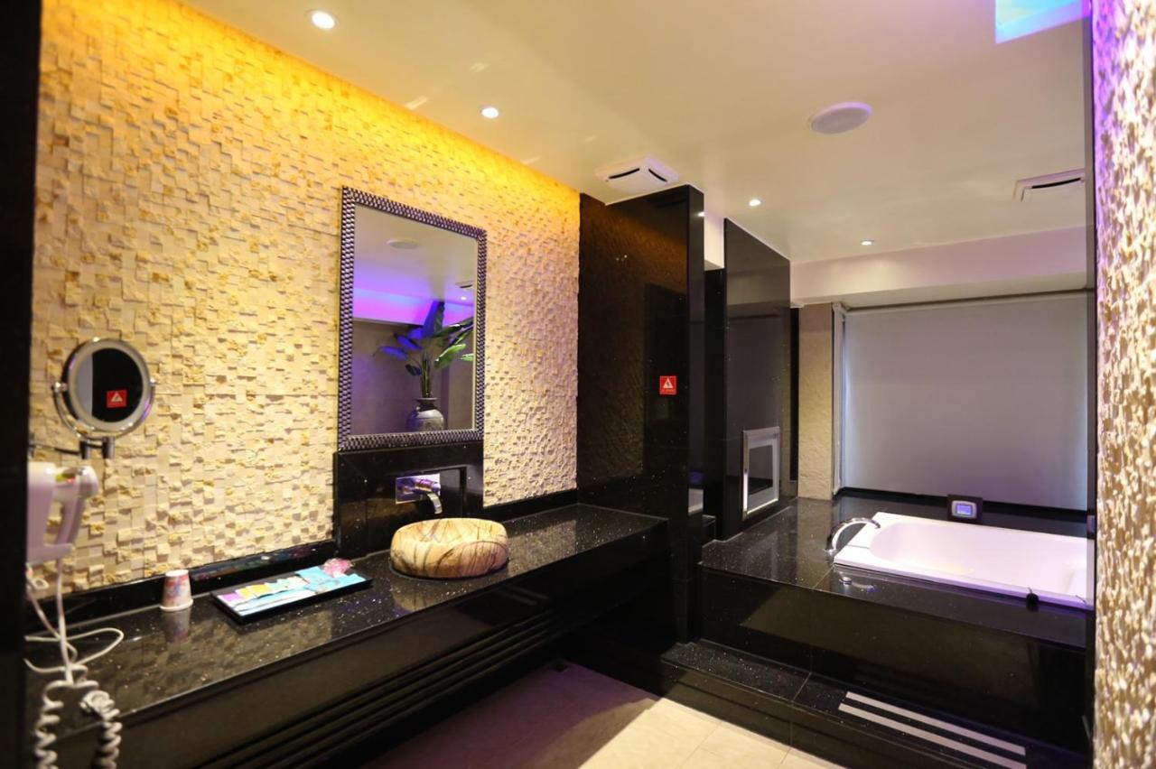 Yosemite Motel - Taiyuan Branch Taichung Exterior photo